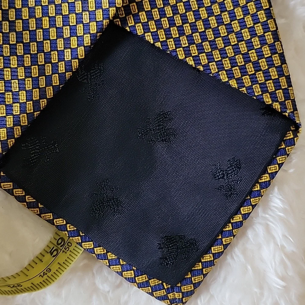 Brooks brothers makers silk tie made in USA‎